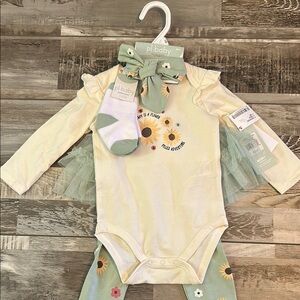 PL Baby Yellow and Green Sunflower Matching Set